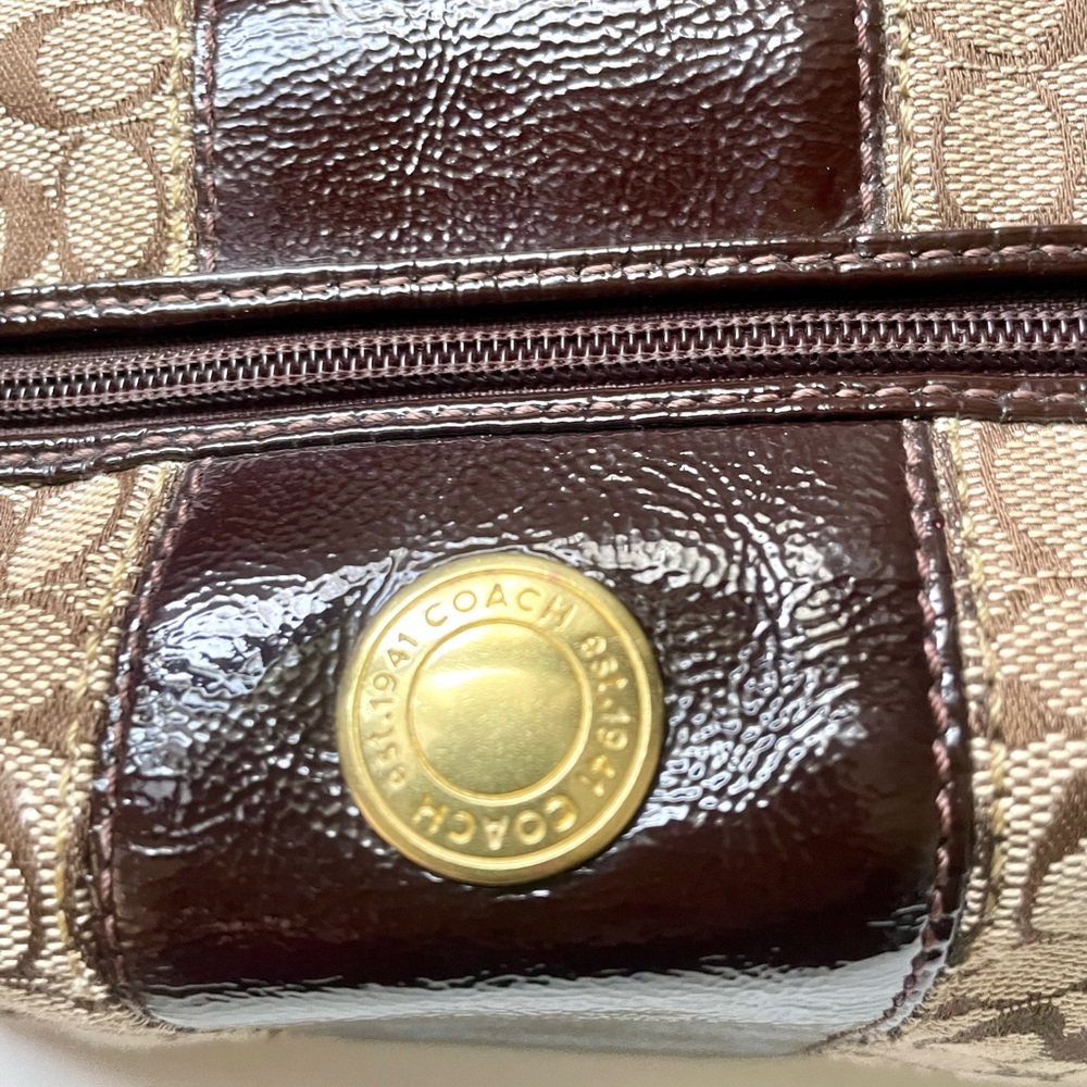 Coach Mini Monogram - Picture 12 of 16